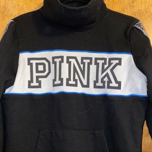 🍄 PINK Victoria’s Secret Turtleneck Sweatshirt - Picture 2 of 4